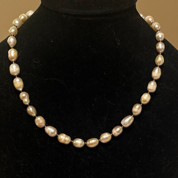 Genuine Pale Pink Freshwater Pearl Beaded Short Necklace - Picture 3 of 10